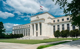 Глава ФРБ Кливленда: ФРС следует начать сокращение QE в 2021 году