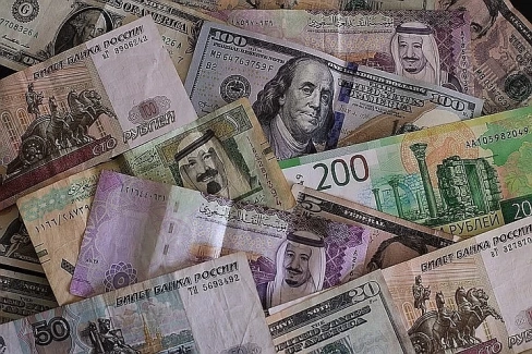 Эксперт объяснил, почему доллар не упадет ниже 72 рублей