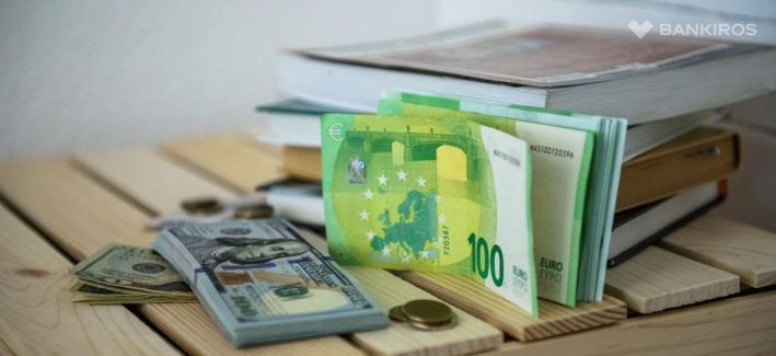 Евро впервые за 20 лет опустился ниже доллара: какие еще изменения ждут европейскую валюту в 2022 году?